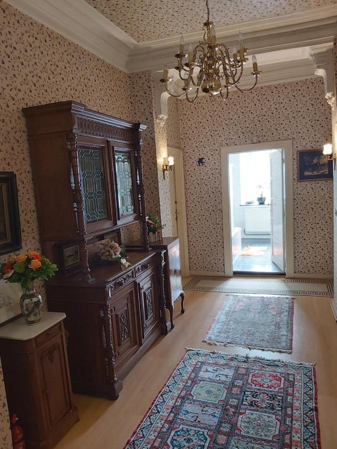 Chateau Lambert Moulinsart Hotel, Shuttle Airport, Long Term Parking, Snooker, Large Terrasse, Dinner, Breakfast Hotel *